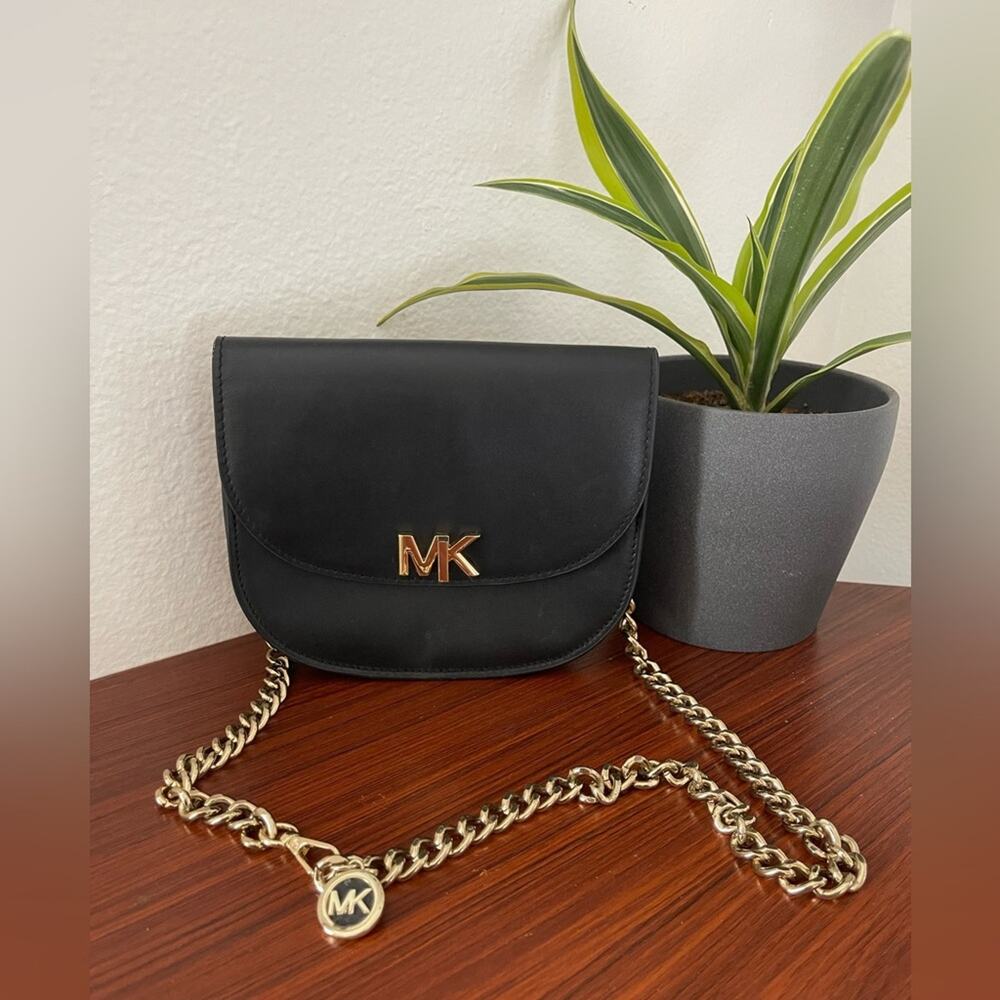 MICHAEL KORS - Black Fanny Pack Belt Bag Purse